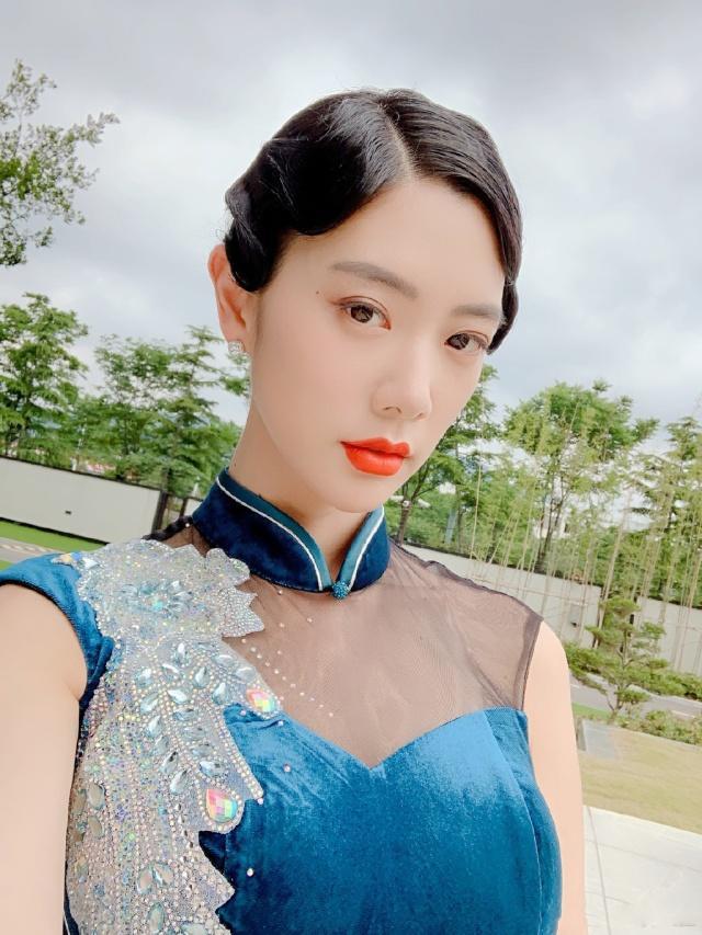 香烟与丝绒 166网主播